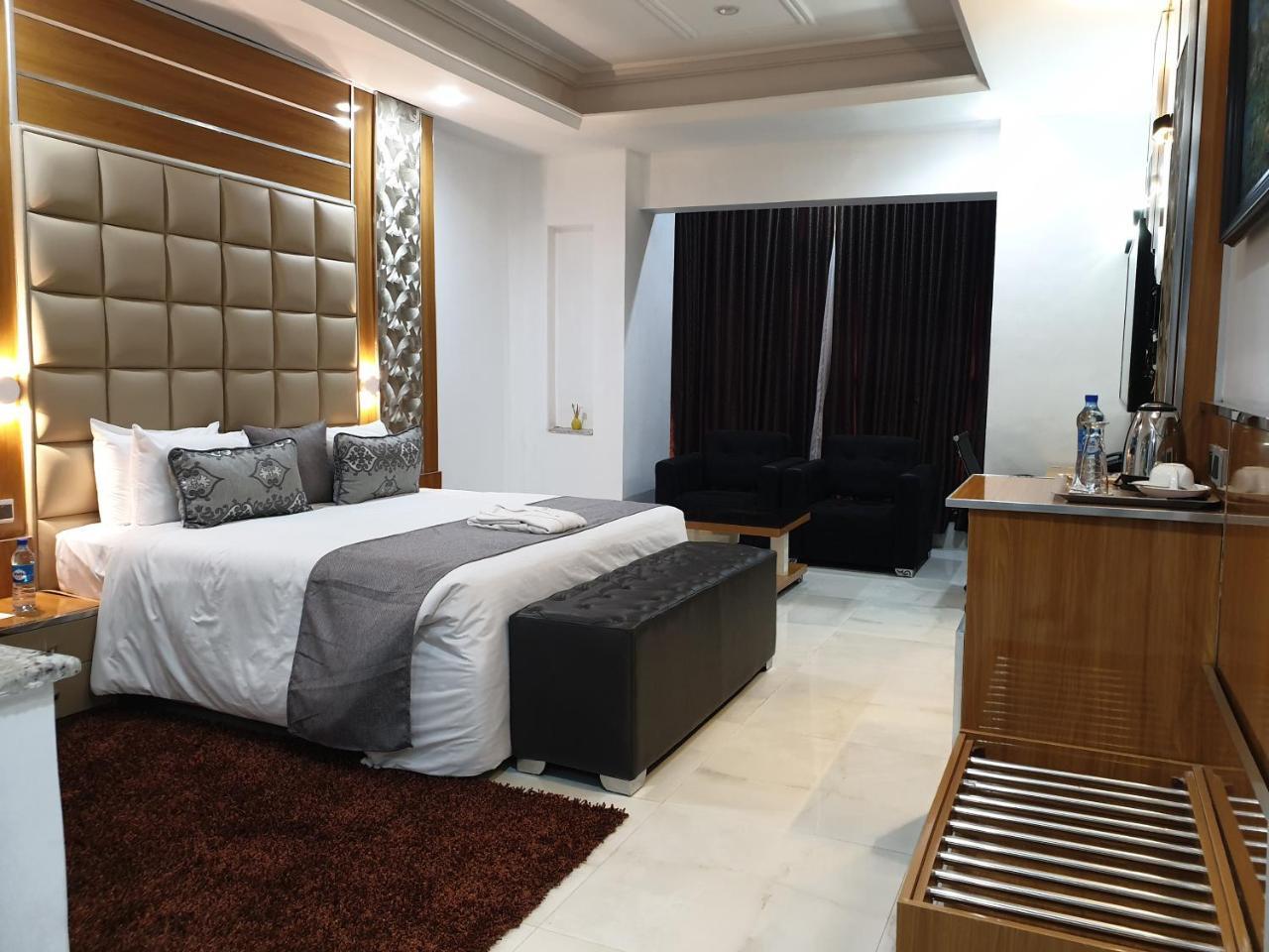 Caesar'S Luxury Hotel Lekki Exterior foto